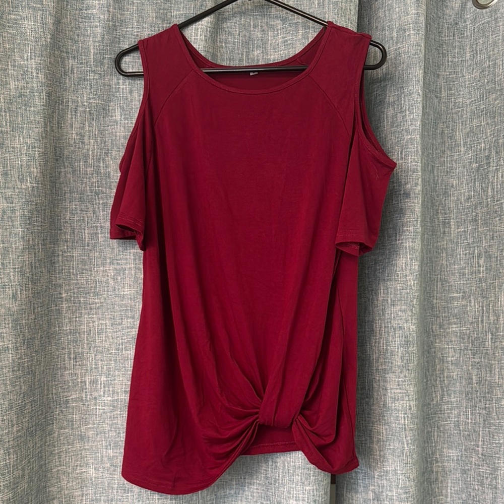 Women's Cold Shoulder Knot Front Top - Maroon